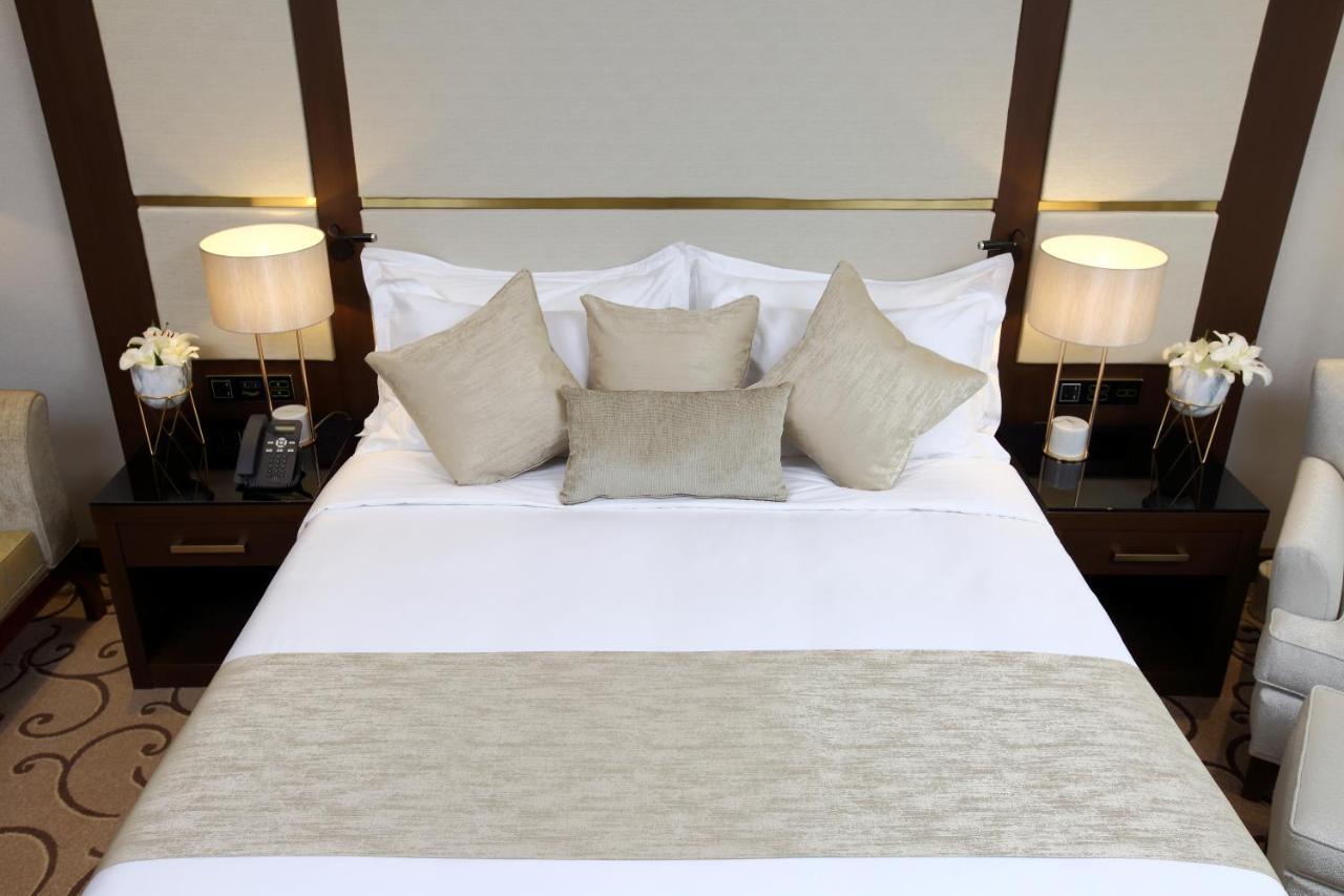 Vittori Palace Hotel And Residences Riyad Dış mekan fotoğraf A bed runner