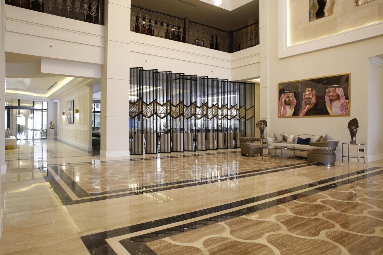Vittori Palace Hotel And Residences Riyad Dış mekan fotoğraf The lobby of the Ritz-Carlton, Riyadh