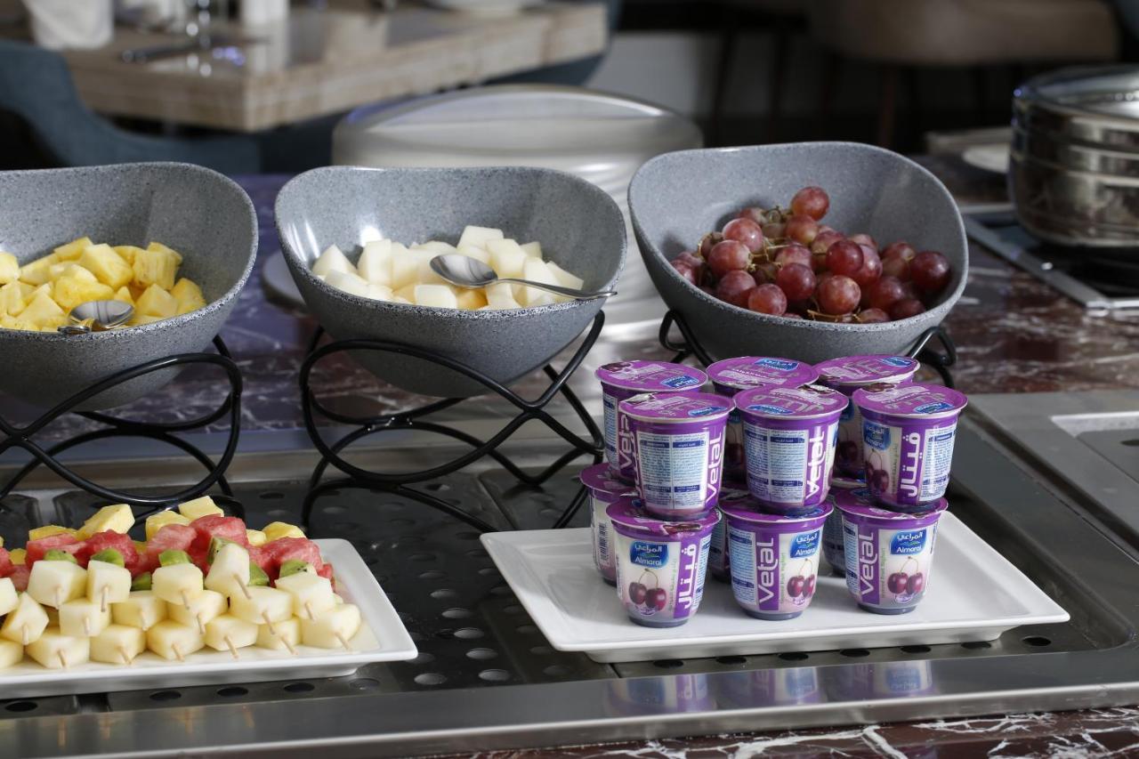 Vittori Palace Hotel And Residences Riyad Dış mekan fotoğraf Fruit and yogurt