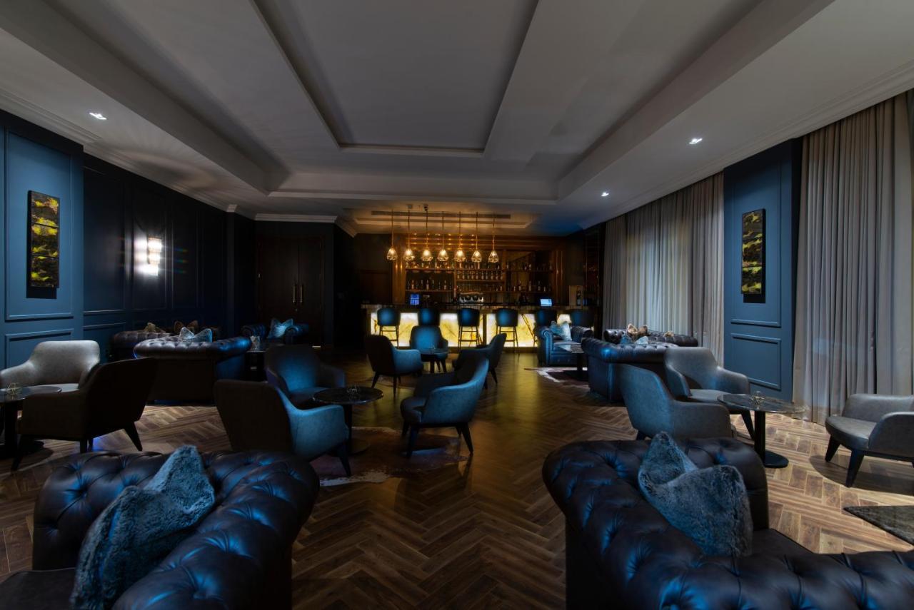 Vittori Palace Hotel And Residences Riyad Dış mekan fotoğraf The Blue Bar